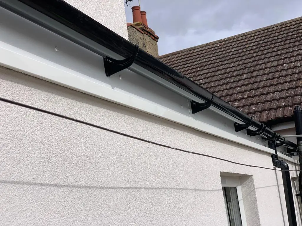 Shows fascia and Soffits along a house